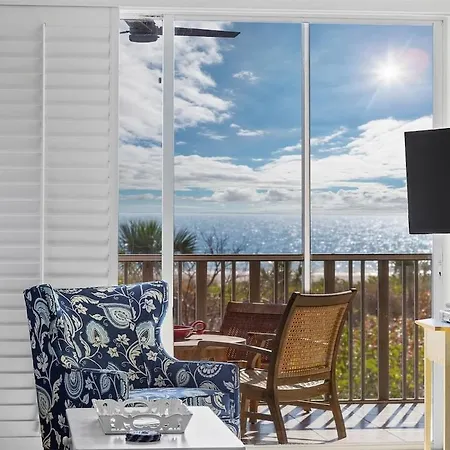 Exquisite Beachfront Residence At Sibc With Bikes